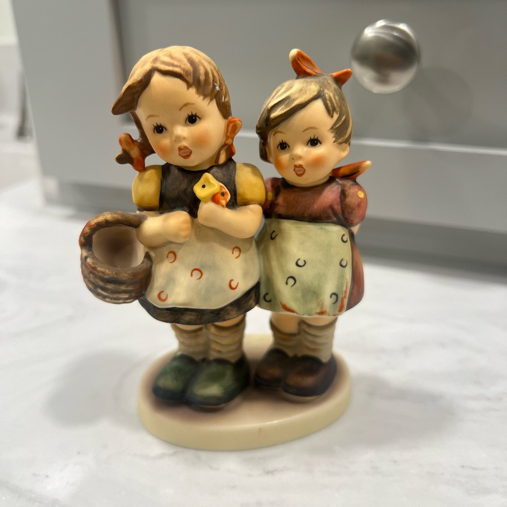 Goebel Hummel Signed #371 Daddy’s Girls "Vatertag" 1964 Germany 4.75